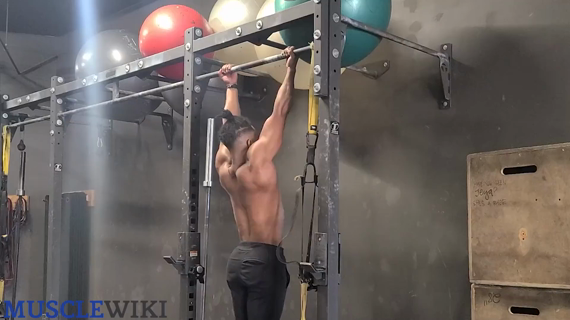 What Muscle Do Chin-Ups Work? Broken Down By Variation – Fitbod